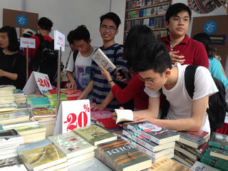 Cần lấp “khoảng trống” cho văn học Việt