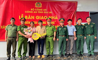 Công an tỉnh Gia Lai bàn giao 9 căn nhà “Chiến dịch Quang Trung”