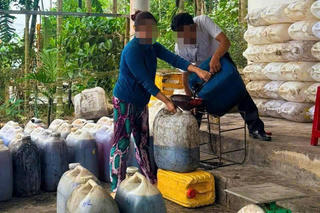 Quảng Ngãi: Tạm giữ hơn 1,9 tấn dầu, mỡ thải đã qua sử dụng 