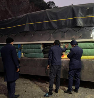 Sơn La: Liên tiếp bắt giữ hàng giả, hàng không rõ nguồn gốc xuất xứ, thực phẩm bẩn
