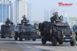 Hình ảnh dàn khí tài hiện đại tham gia bảo vệ Đại hội XIV