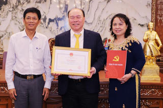 Doanh nhân ở Thái Nguyên vừa được phong tặng danh hiệu Anh hùng Lao động là ai ?