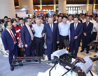 Kinh tế vững vàng, tạo đà vào kỷ nguyên mới