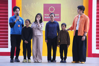 Vợ chồng son Đình Tú – Ngọc Huyền trích tiền túi làm từ thiện
