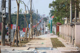 Quảng Trị: Khẩn trương hoàn thành dự án Cải tạo vỉa hè đường Hùng Vương