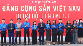 Đoàn Thanh niên MTTQ, các đoàn thể Trung ương thăm Triển lãm "Đảng Cộng sản Việt Nam - Từ Đại hội đến Đại hội"