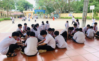 Giúp học sinh không nghiện điện thoại