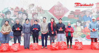 Chương trình 'Chung vị Tết Việt - Gắn kết muôn miền' tặng 500 suất quà tại Nghệ An