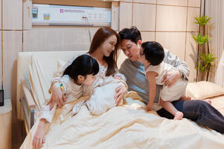 Trường Giang - Nhã Phương đón "thiên thần" thứ 3 của gia đình
