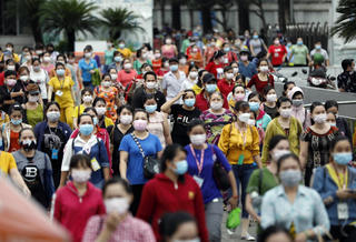 Giữ chân lao động nhập cư