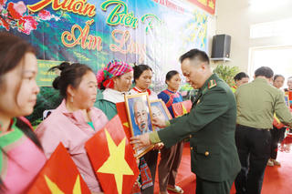 Lai Châu: Mang không khí Tết đến đồng bào nơi biên cương Khổng Lào