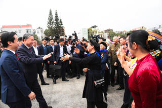 Tổng Bí thư Tô Lâm thăm, nói chuyện với nhân dân các dân tộc tỉnh Cao Bằng