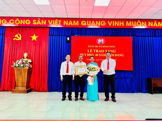 TP Hồ Chí Minh: Họp mặt và trao Huy hiệu Đảng nhân dịp kỷ niệm 96 năm ngày thành lập Đảng