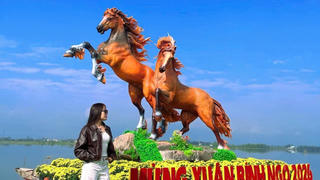 Linh vật Song Mã bên dòng sông Thạch Hãn