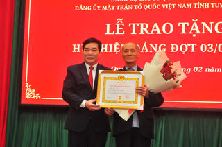 Tuyên Quang: Trao tặng Huy hiệu Đảng - ghi nhận sự cống hiến bền bỉ của người đảng viên mẫu mực