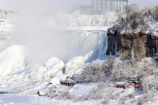 Khung cảnh mùa đông đẹp mê hồn của thác Niagara 

