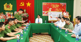 Lãnh đạo tỉnh Lâm Đồng chúc Tết Tiểu đoàn Cảnh sát cơ động năm 2026
