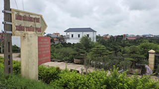 Làng cây Vị Khê bên bờ sông Hồng