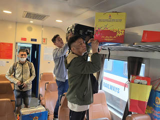 Tết ấm từ cơ sở