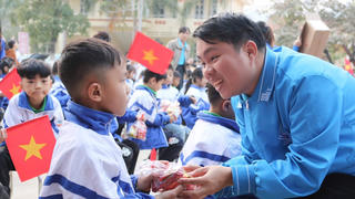 Đi về phía nguồn sáng của hy vọng