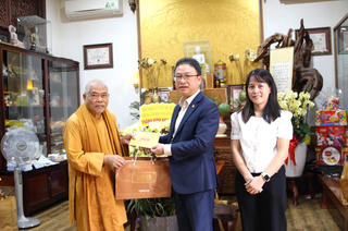 Lãnh đạo Mặt trận Tổ quốc Việt Nam chúc Tết các cơ sở Phật giáo tại TP Hồ Chí Minh