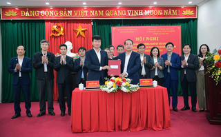 Ninh Bình: Bàn giao danh sách 168 người đủ tiêu chuẩn ứng cử ĐBQH và HĐND tỉnh