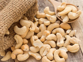 Nhu cầu tiêu thụ dịp Tết tăng cao, xuất khẩu điều tăng mạnh