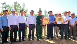 Gia Lai: Phó Thủ tướng kiểm tra cao tốc Quy Nhơn- Pleiku, chúc Tết dân tái định cư