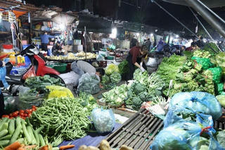 Thị trường ngày mùng 5 Tết: Không để phát sinh điểm nóng giá cả