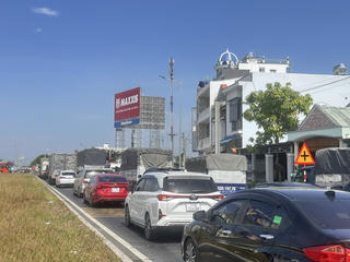 Sau Tết phương tiện tăng đột biến, cao tốc miền Tây quá tải