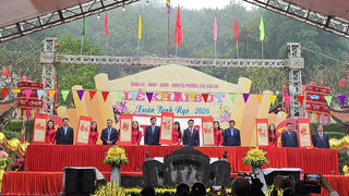 Hải Phòng: Rộn ràng lễ khai bút đầu xuân tại Đền thờ Vạn thế sư biểu Chu Văn An