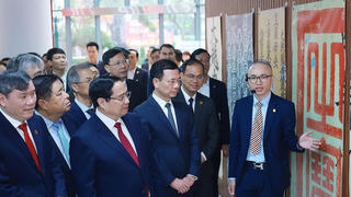 Thủ tướng thăm và làm việc với Viện Hàn lâm Khoa học và Xã hội Việt Nam