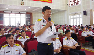 Tổ chức hội nghị tiếp xúc cử tri với người ứng cử đại biểu tại Vùng 2 Hải quân