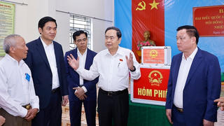 Chủ tịch Quốc hội giám sát, kiểm tra công tác bầu cử tại Nghệ An