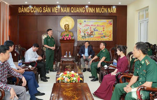 Lâm Đồng: Thăm, chúc mừng nhân Ngày truyền thống Bộ đội Biên phòng