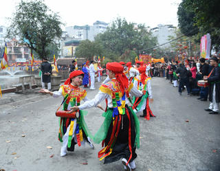 Nhịp trống bồng giữa lòng phố thị