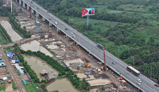 Cấp bách mở rộng cao tốc phía Nam