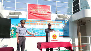 Những lá phiếu bầu cử đặc biệt của lực lượng đang làm nhiệm vụ trên vùng biển chủ quyền của Tổ quốc