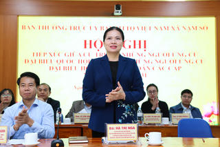 Hình ảnh Phó Chủ tịch - Tổng Thư ký Hà Thị Nga tiếp xúc cử tri tại xã Nậm Sỏ