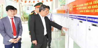 Bí thư Tỉnh ủy Quảng Ngãi kiểm tra công tác chuẩn bị bầu cử tại phường Đức Phổ
