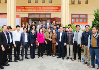 Ninh Bình: Ứng cử viên đại biểu Quốc hội cam kết đồng hành, bảo vệ quyền lợi của cử tri