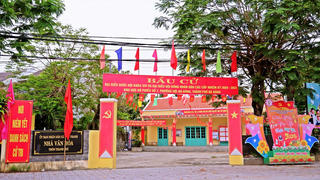 Đà Nẵng rực rỡ sắc cờ, sôi động tuyên truyền hướng tới Ngày toàn dân đi bầu cử