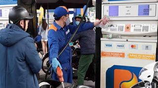 Chủ tịch UBND thành phố Hà Nội yêu cầu xử lý nghiêm hành vi găm hàng xăng dầu