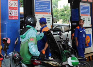 Trích lập quỹ bình ổn, giá xăng RON95-III lên 29.120 đồng/lít