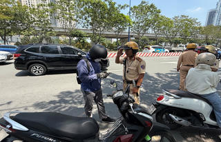TP Hồ Chí Minh: Tăng cường chốt chặn tại 'điểm nóng' giao thông trên đường Võ Nguyên Giáp