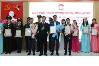 Lạng Sơn: Trao giải cuộc thi tìm hiểu pháp luật về bầu cử trên không gian mạng