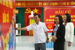 Đoàn công tác Mặt trận tỉnh Quảng Trị kiểm tra, giám sát công tác bầu cử