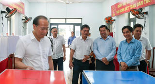 Chủ tịch Mặt trận tỉnh Khánh Hòa kiểm tra công tác chuẩn bị bầu cử tại một số địa phương