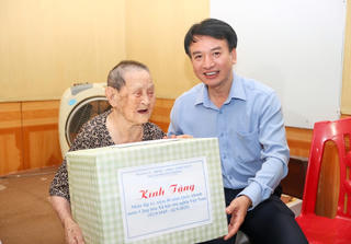 Xây dựng hệ thống Mặt trận và các đoàn thể chính trị - xã hội tinh gọn, hiệu lực, hiệu quả