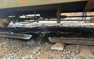 Đà Nẵng: Đường sắt đèo Hải Vân thông tuyến sau sự cố đá rơi gãy ray